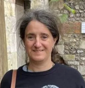 Annette Arnott Headshot